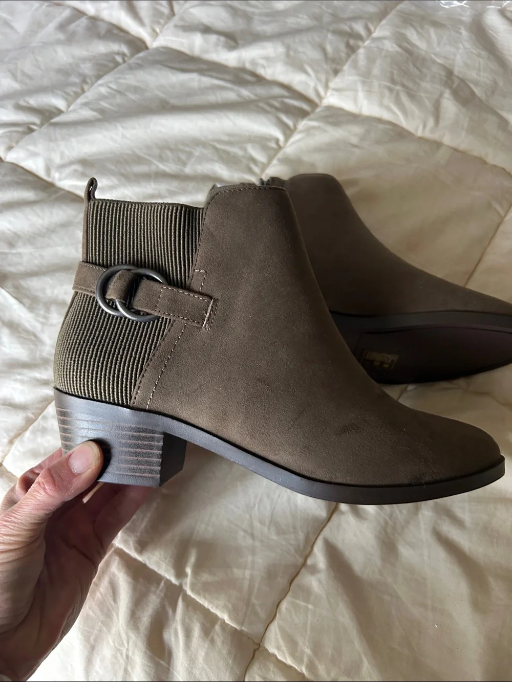 Market & Spruce Olive Green Ribbed Suede Block heel Women's Booties Size 6.5 NEW